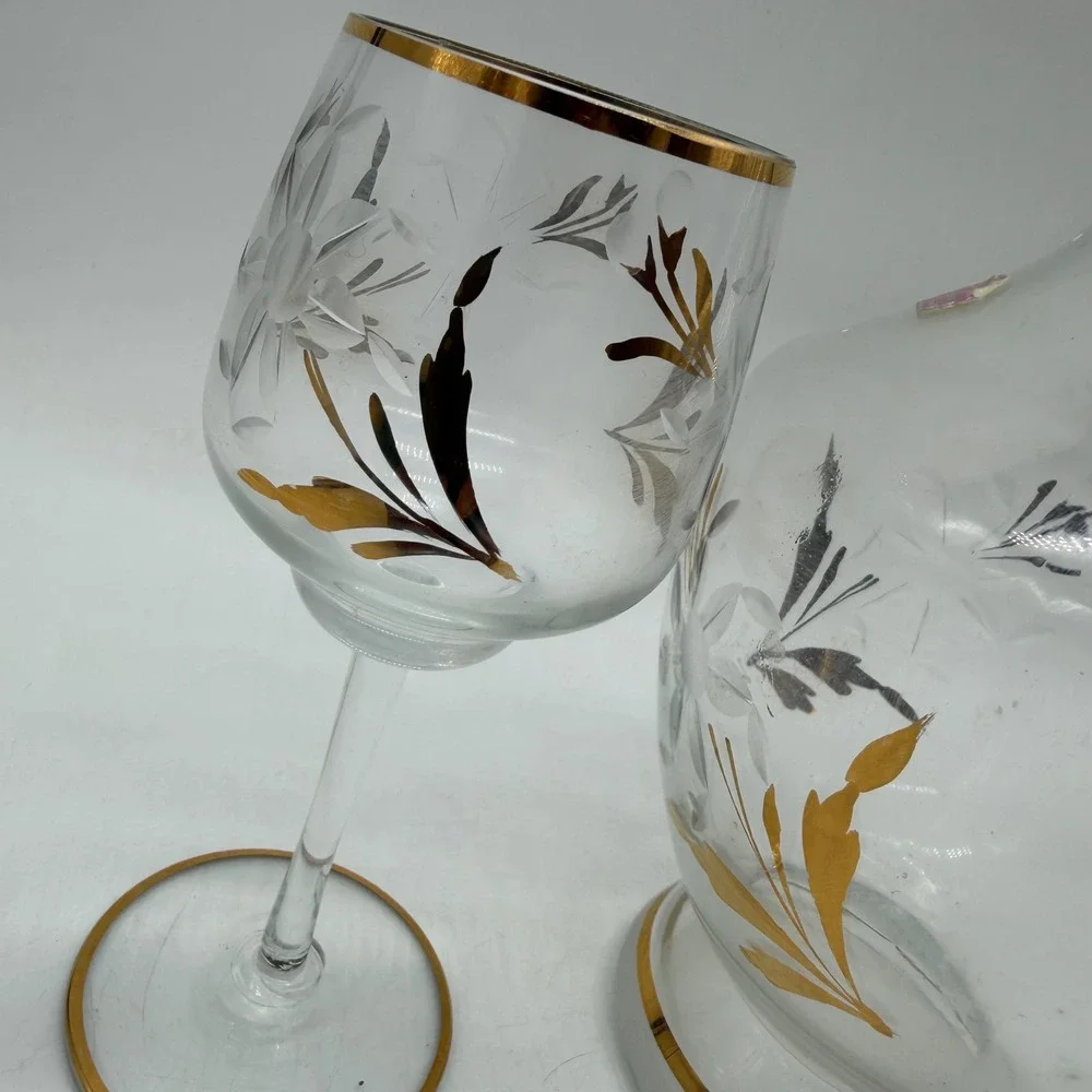 Vintage Etched Glass Decanter and Wine Glass Set Gold Silver‎ Leaf Floral Design